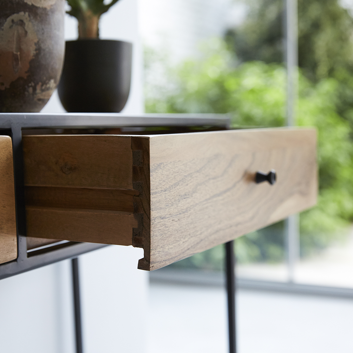 100 Agra Metal and solid acacia Console 100 Agra Metal and solid acacia Console