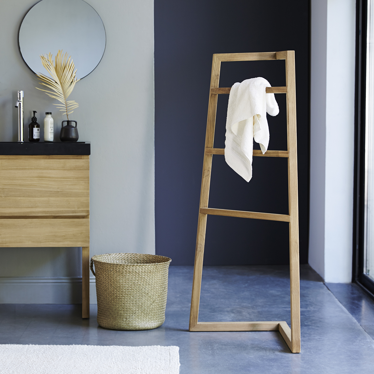 140 Malo solid teak linen rack 140 Malo solid teak linen rack