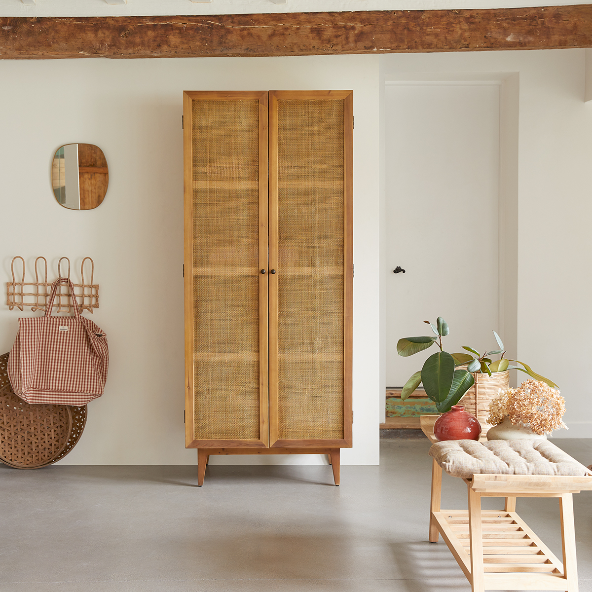 Armoire de rangement en pin et cannage 200 Ninon Armoire de rangement en pin et cannage 200 Ninon