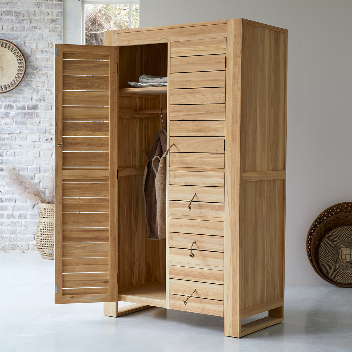 Armoire double en teck massif Minimalys Armoire double en teck massif Minimalys
