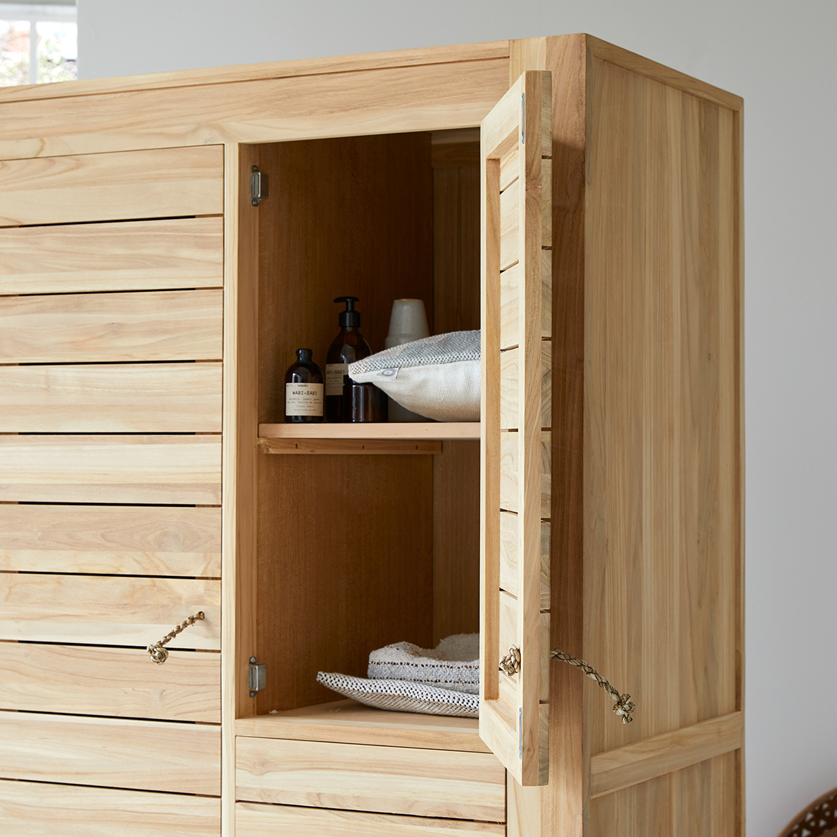 Armoire double en teck massif Minimalys Armoire double en teck massif Minimalys