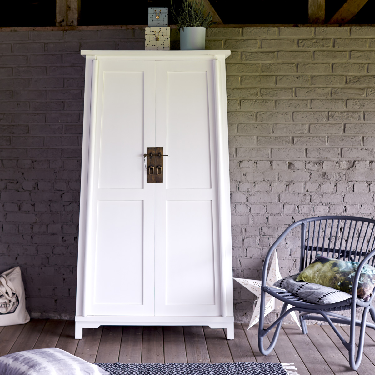 Armoire en acajou blanc 180 Yuki Armoire en acajou blanc 180 Yuki