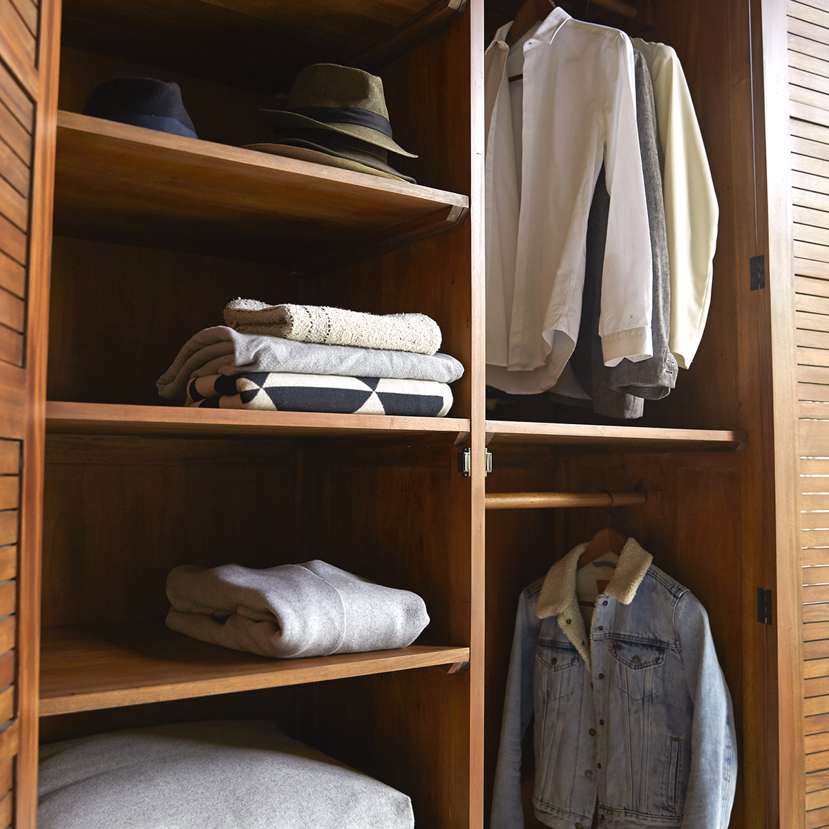 Armoire en acajou massif Loggia Armoire en acajou massif Loggia