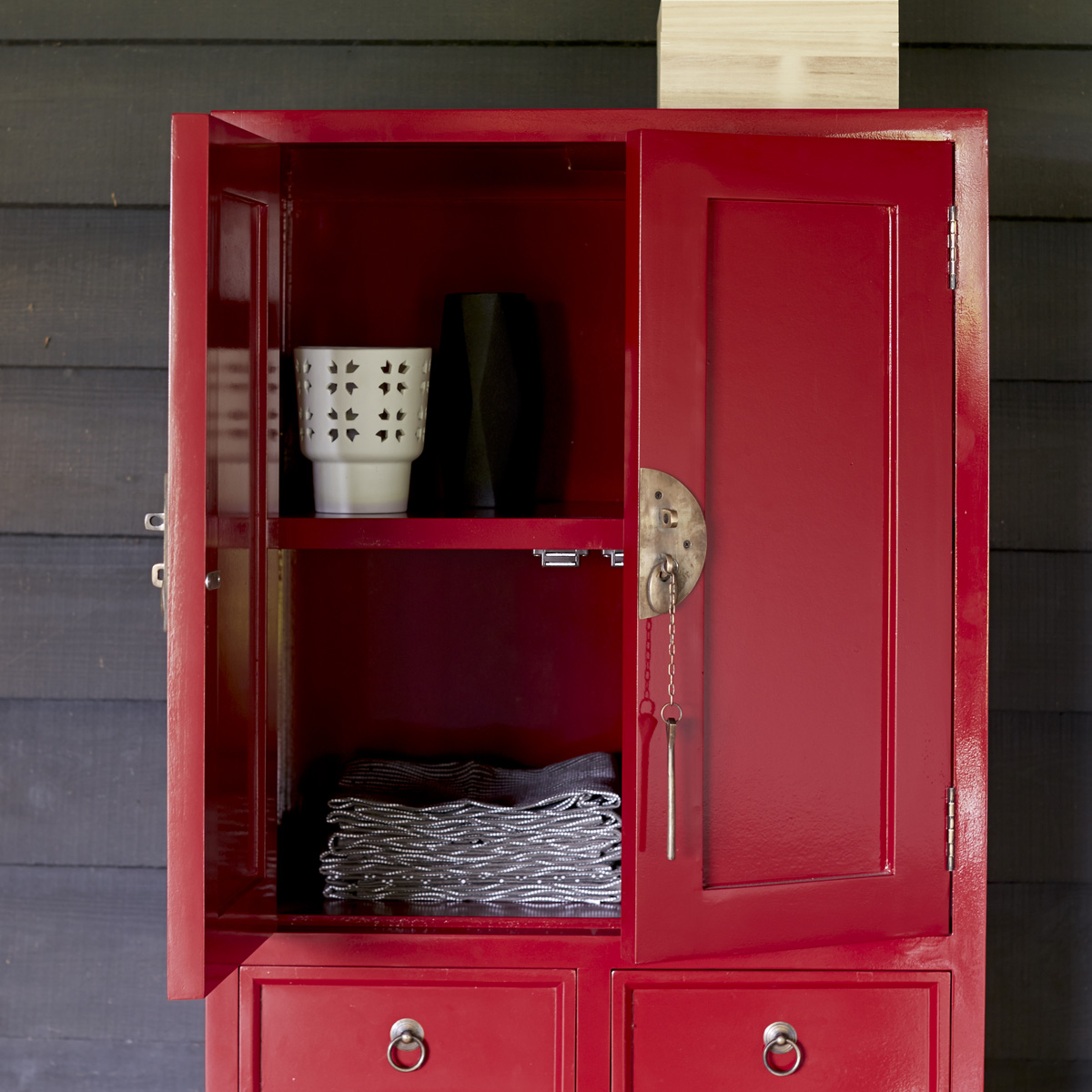 Armoire en acajou rouge 150 Yuki Armoire en acajou rouge 150 Yuki