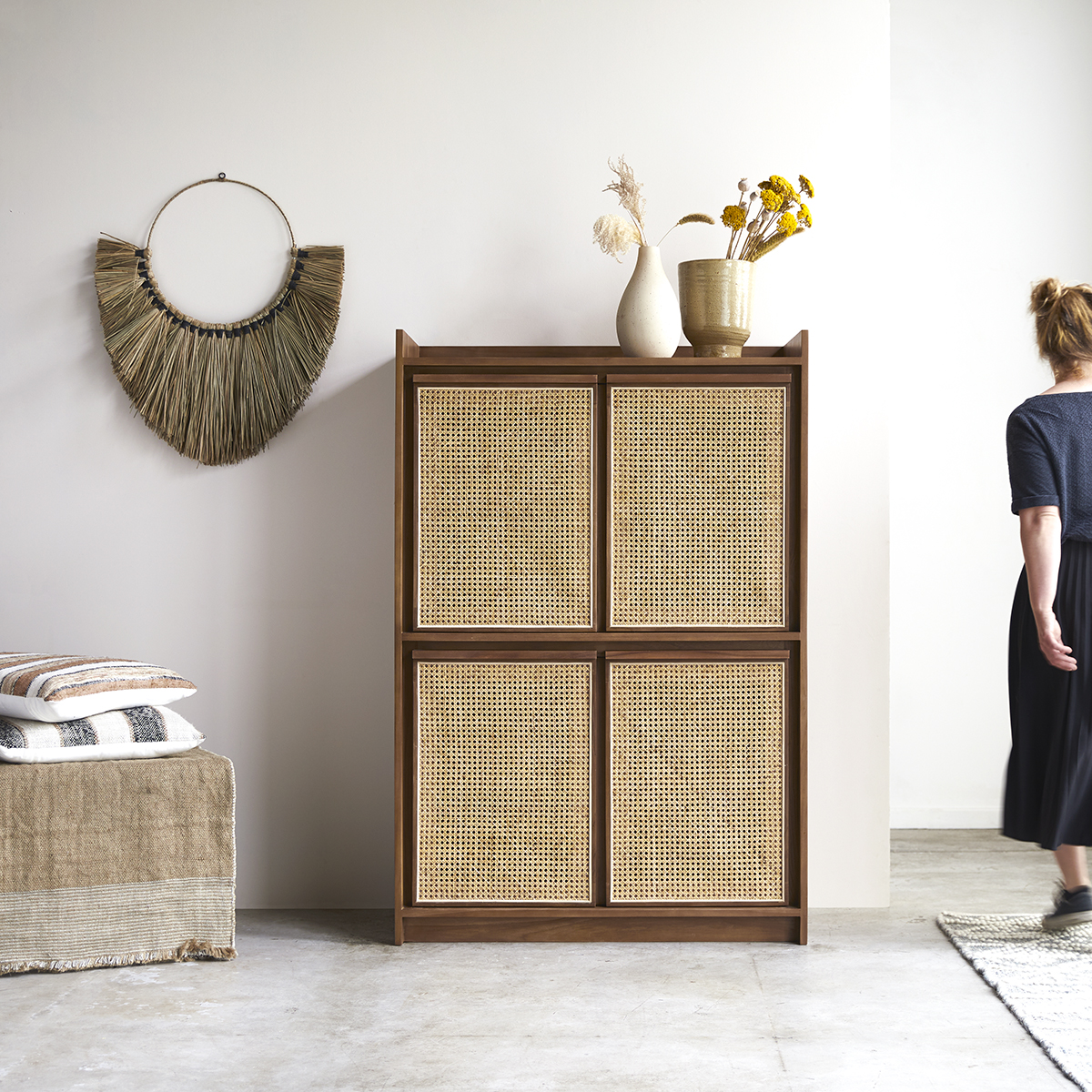 Armoire en teck massif et cannage Roots Armoire en teck massif et cannage Roots