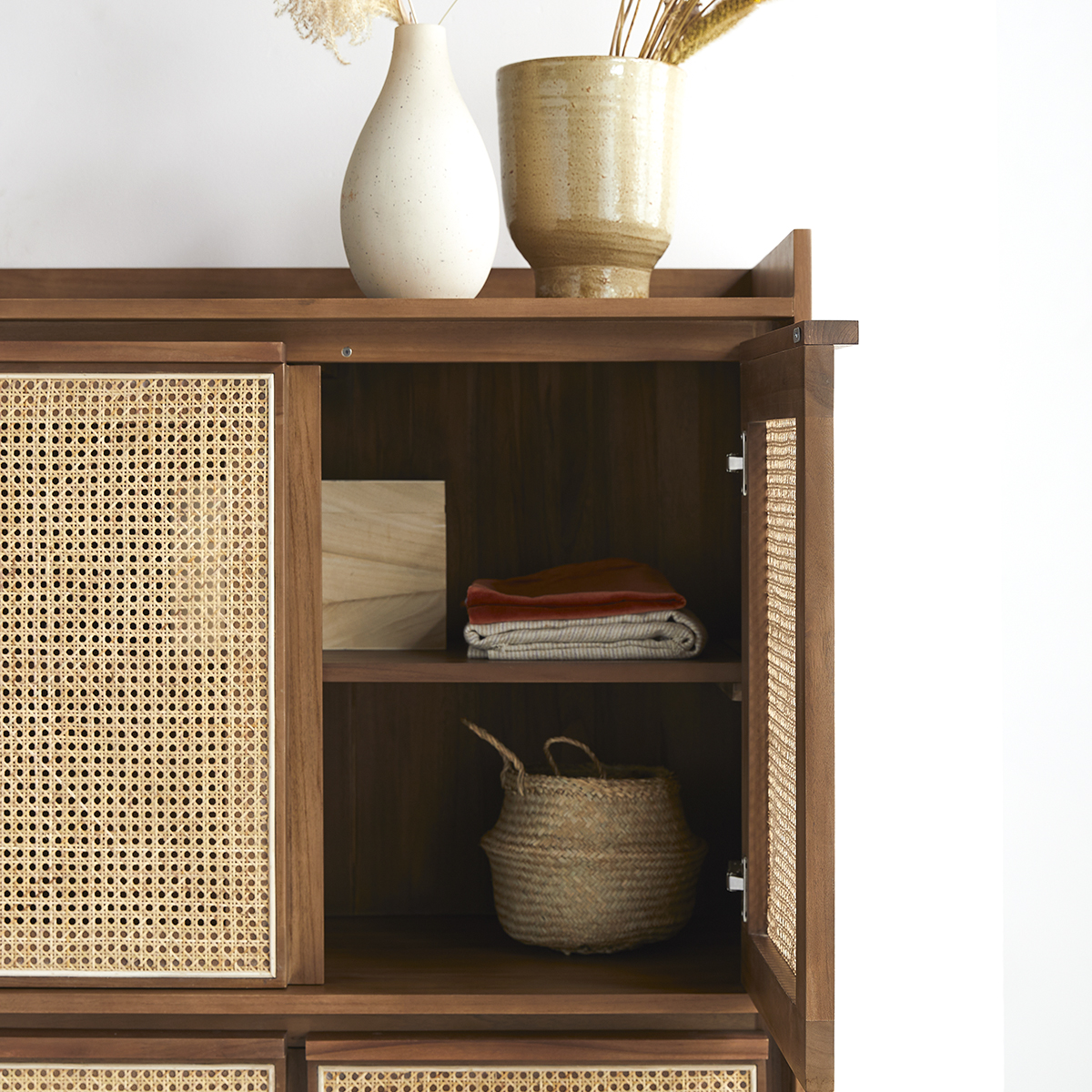 Armoire en teck massif et cannage Roots Armoire en teck massif et cannage Roots