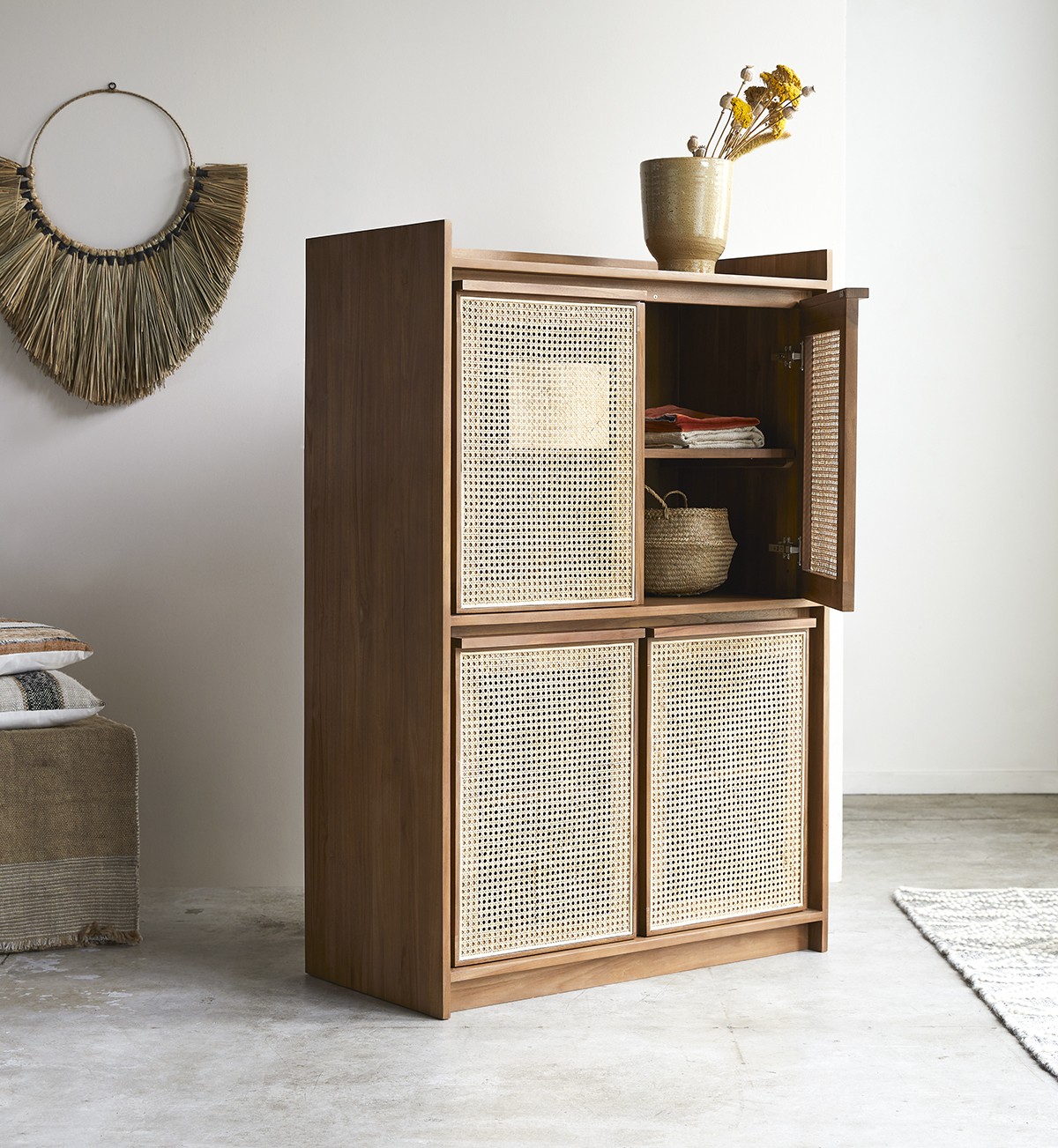 Armoire en teck massif et cannage Roots Armoire en teck massif et cannage Roots