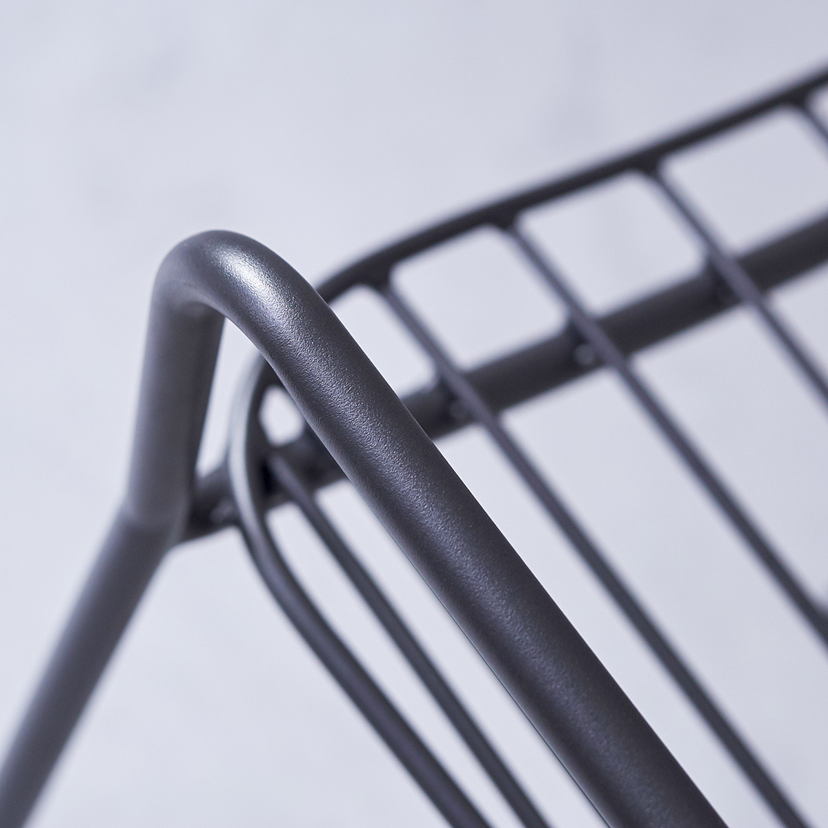 Arty dark grey metal Armchair Arty dark grey metal Armchair