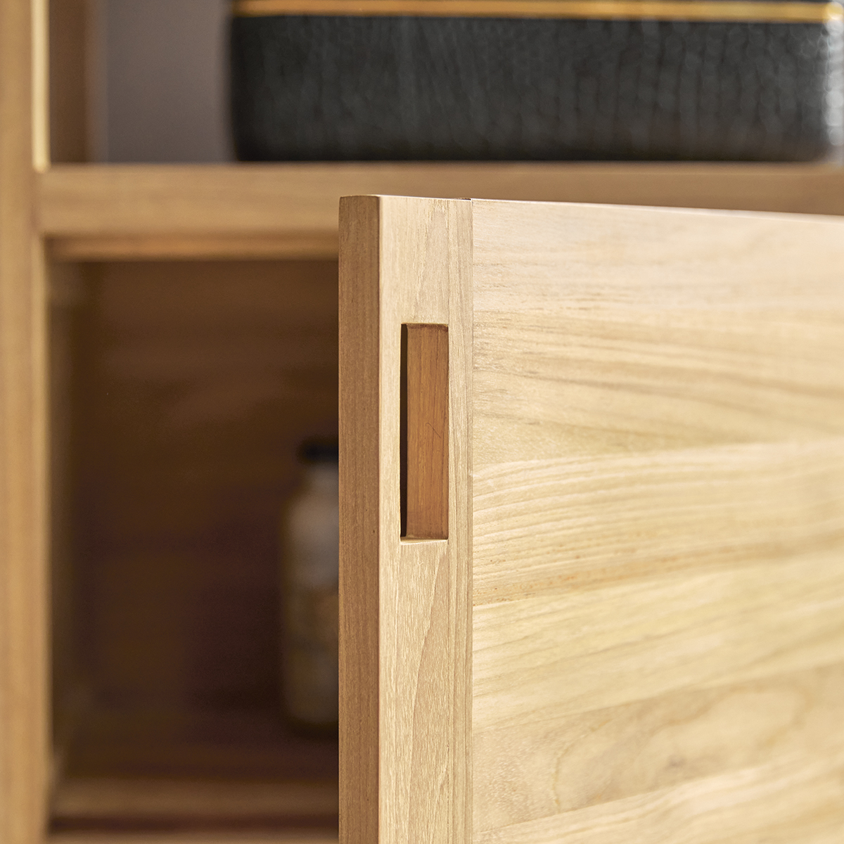 Arty teak column 140 Arty teak column 140