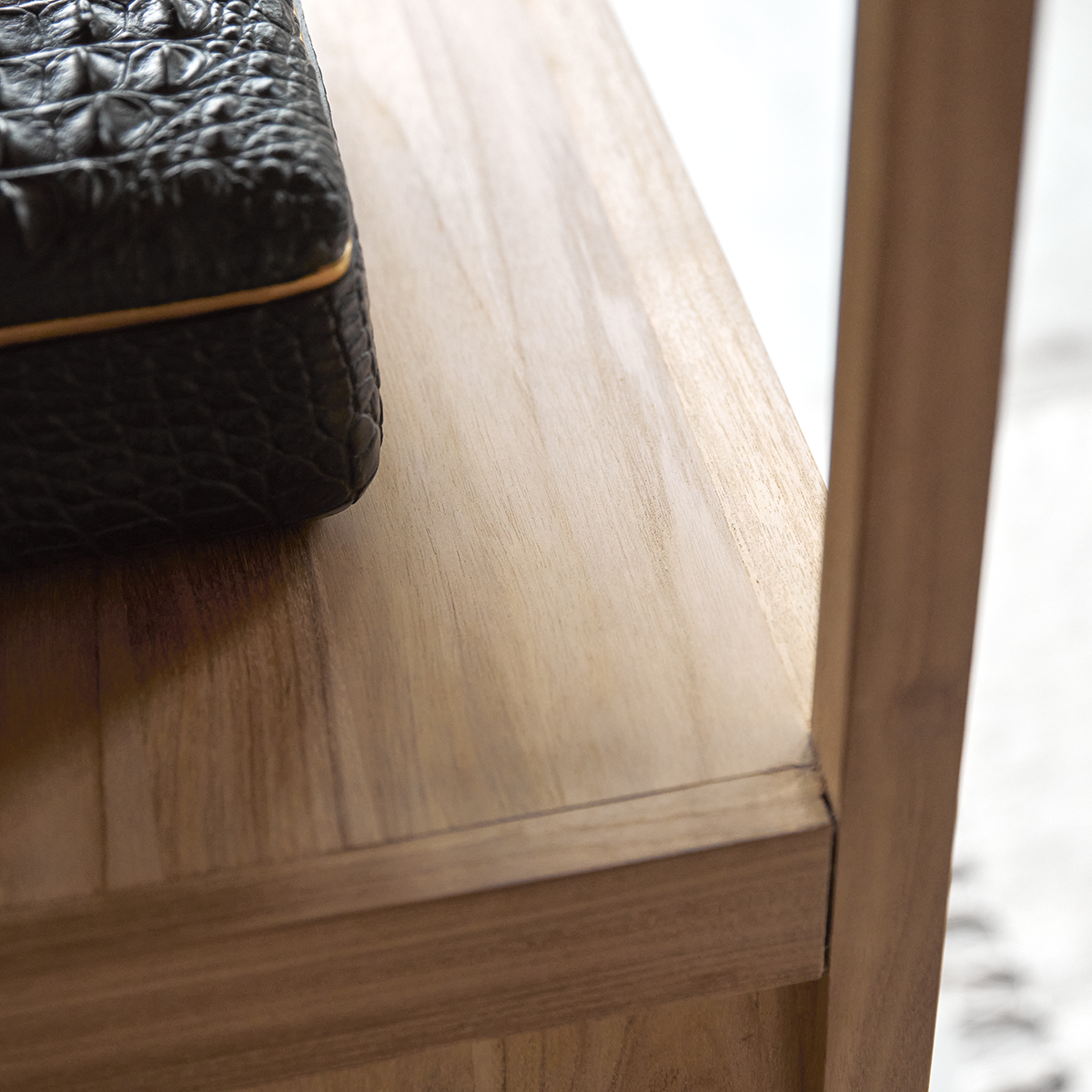 Arty teak column 140 Arty teak column 140