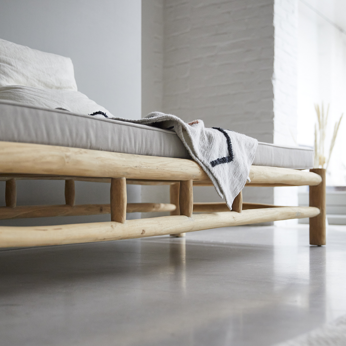 Banqueta de madera de teca maciza Kalif Banqueta de madera de teca maciza Kalif