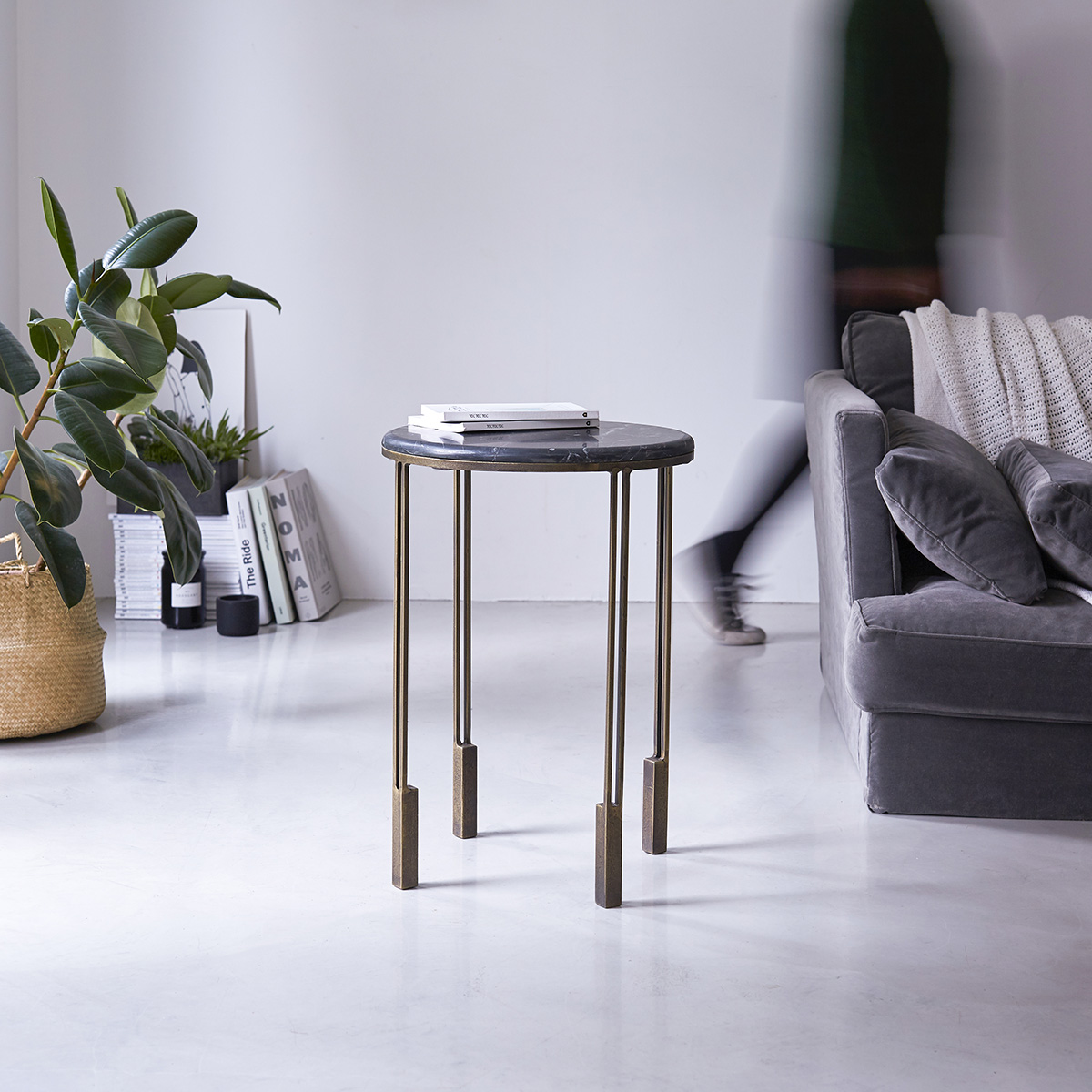 Beistelltisch aus Metall und Marmor 40 Simeon Beistelltisch aus Metall und Marmor 40 Simeon