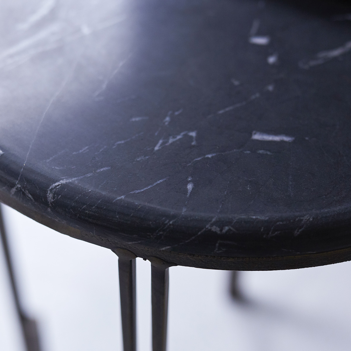 Beistelltisch aus Metall und Marmor 40 Simeon Beistelltisch aus Metall und Marmor 40 Simeon