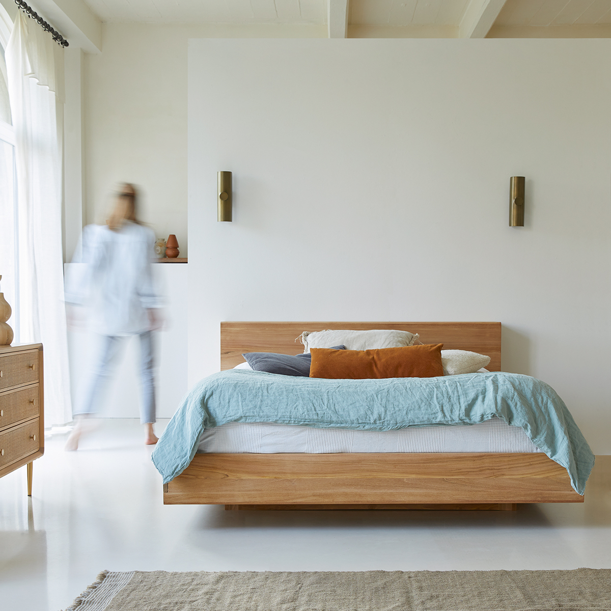 Bett aus massivem Teakholz 165x230 cm Flat Bett aus massivem Teakholz 165x230 cm Flat