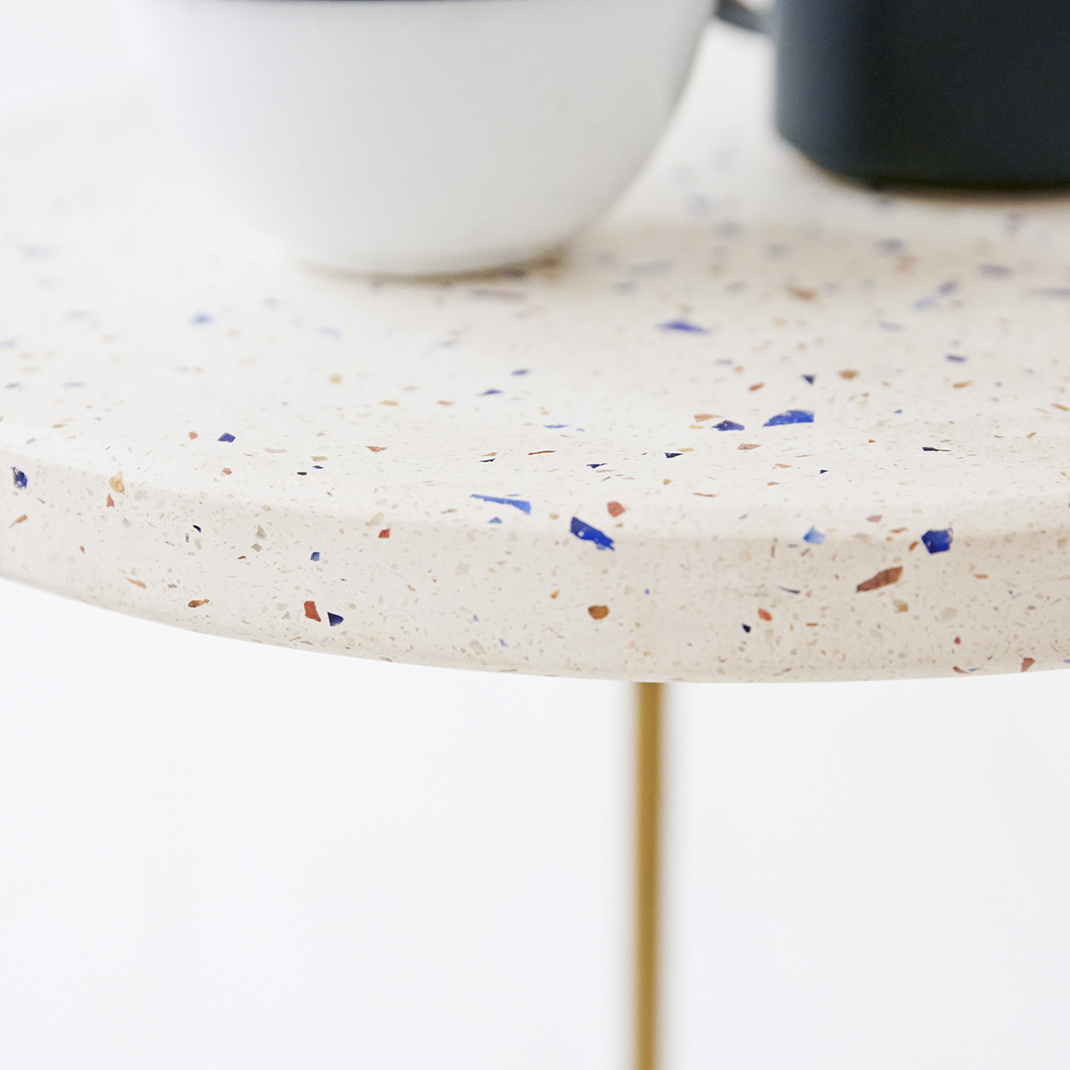 Bout de canapé en métal et terrazzo 40 Anatole confetti Bout de canapé en métal et terrazzo 40 Anatole confetti