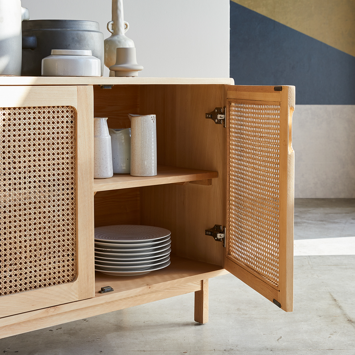 Buffet en orme massif et cannage Luis 160 cm Buffet en orme massif et cannage Luis 160 cm