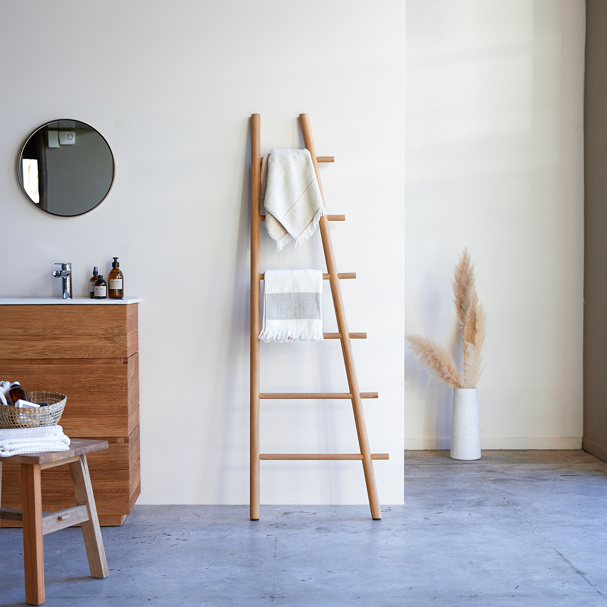 Carla solid teak ladder 170 Carla solid teak ladder 170