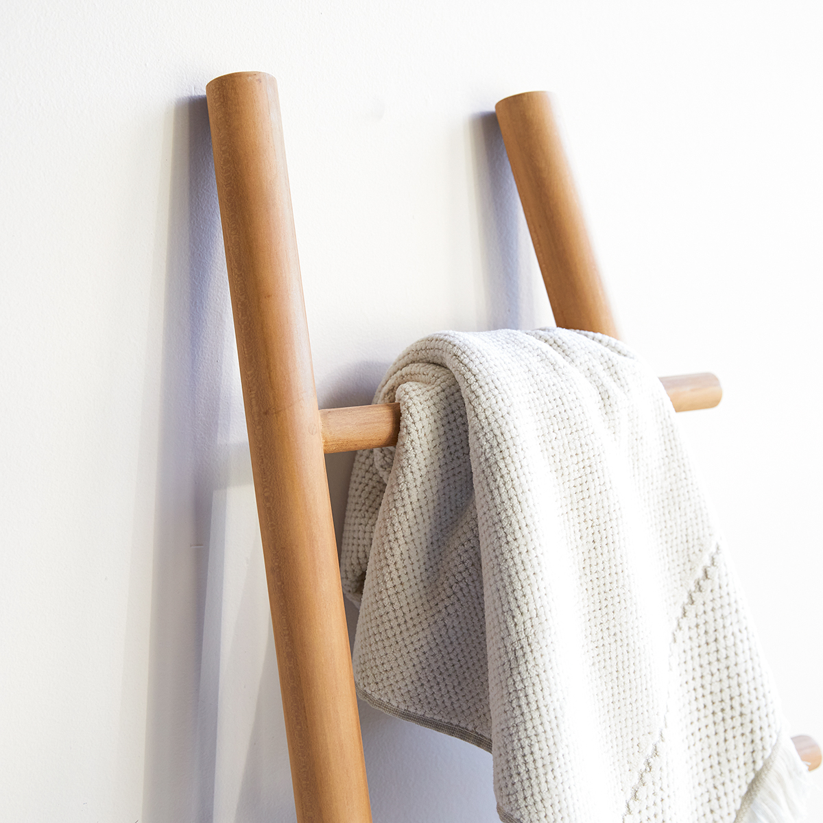 Carla solid teak ladder 170 Carla solid teak ladder 170