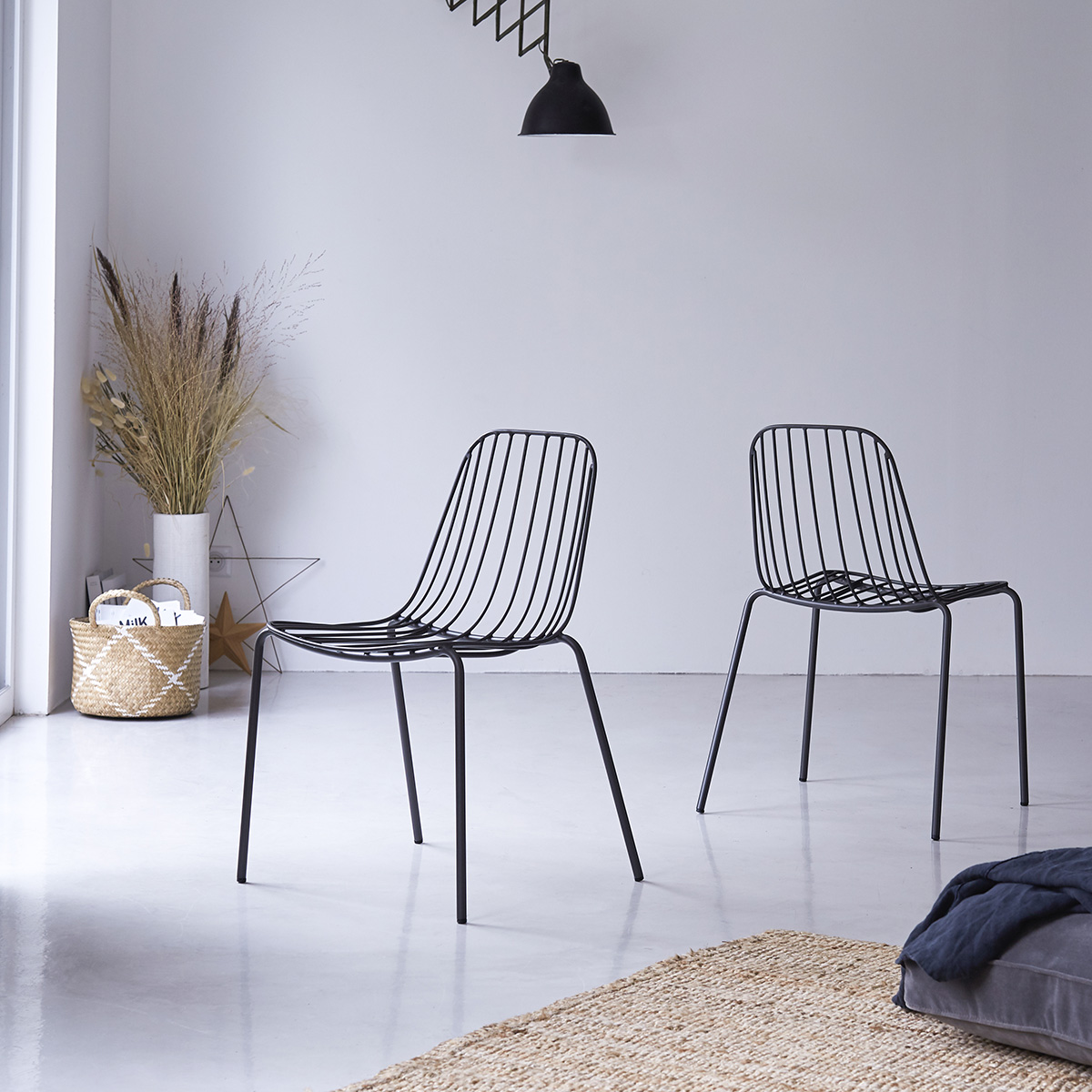 Chaise en métal Arty dark grey Chaise en métal Arty dark grey