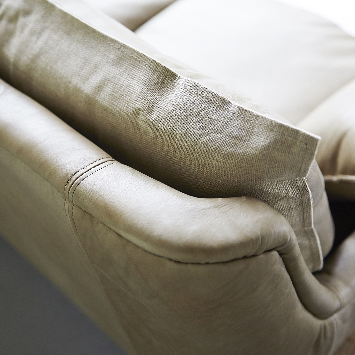 Cheyenne Woodnest 2-seater sofa Cheyenne Woodnest 2-seater sofa