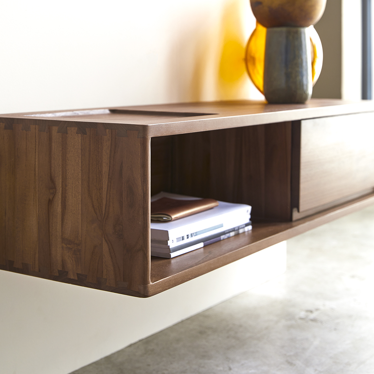 Circa 1-Drawer solid teak TV Stand 110 cm Circa 1-Drawer solid teak TV Stand 110 cm