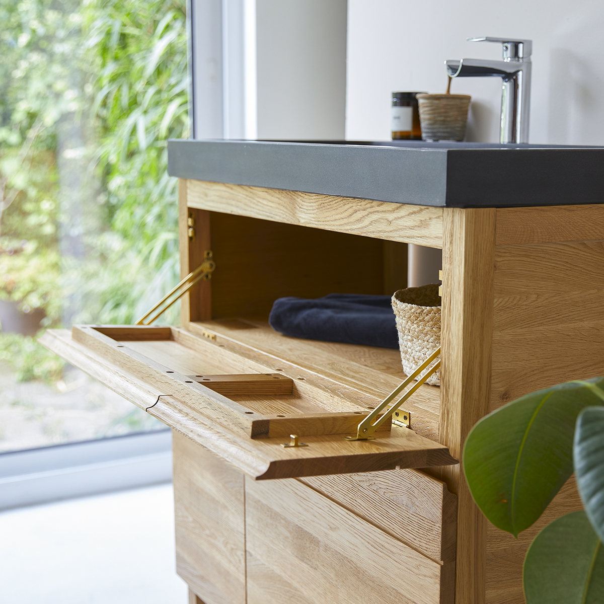 Easy solid oak and Lava Stone Vanity Cabinet 80 Easy solid oak and Lava Stone Vanity Cabinet 80