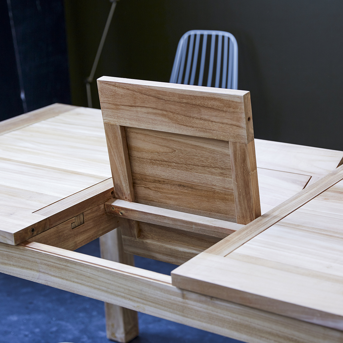Esstisch ausziehbar aus massives Teakholz 140x90 Cloé Esstisch ausziehbar aus massives Teakholz 140x90 Cloé