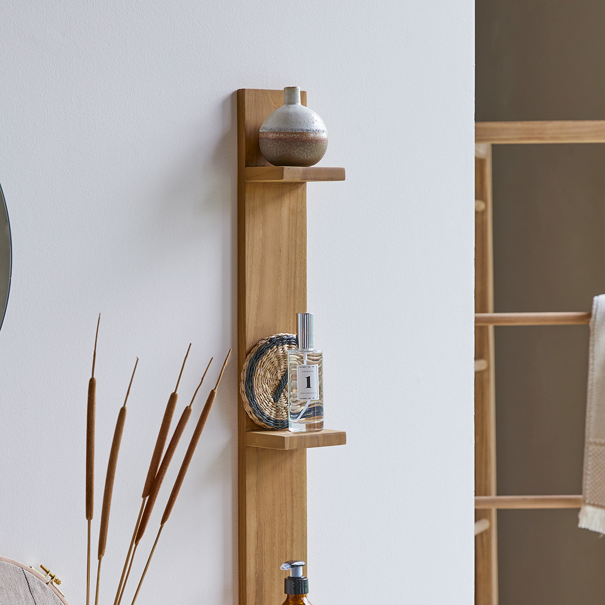 Estantería de pared para el baño fijación vertical en teca maciza Bahya Estantería de pared para el baño fijación vertical en teca maciza Bahya