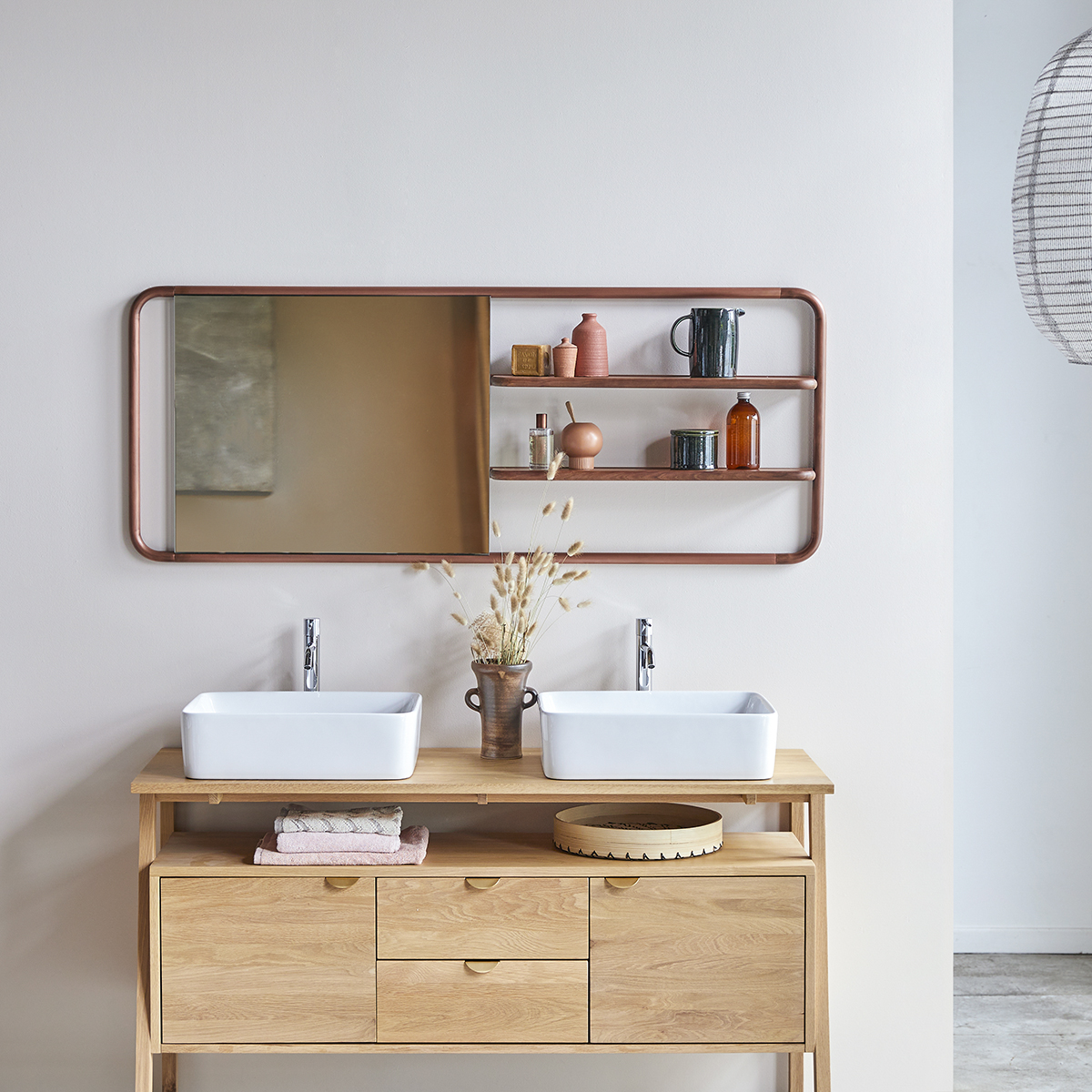 Etagère miroir en noyer et laiton Félicie Etagère miroir en noyer et laiton Félicie