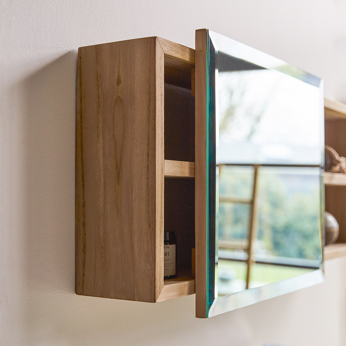 Etagère miroir en teck massif Typo Etagère miroir en teck massif Typo