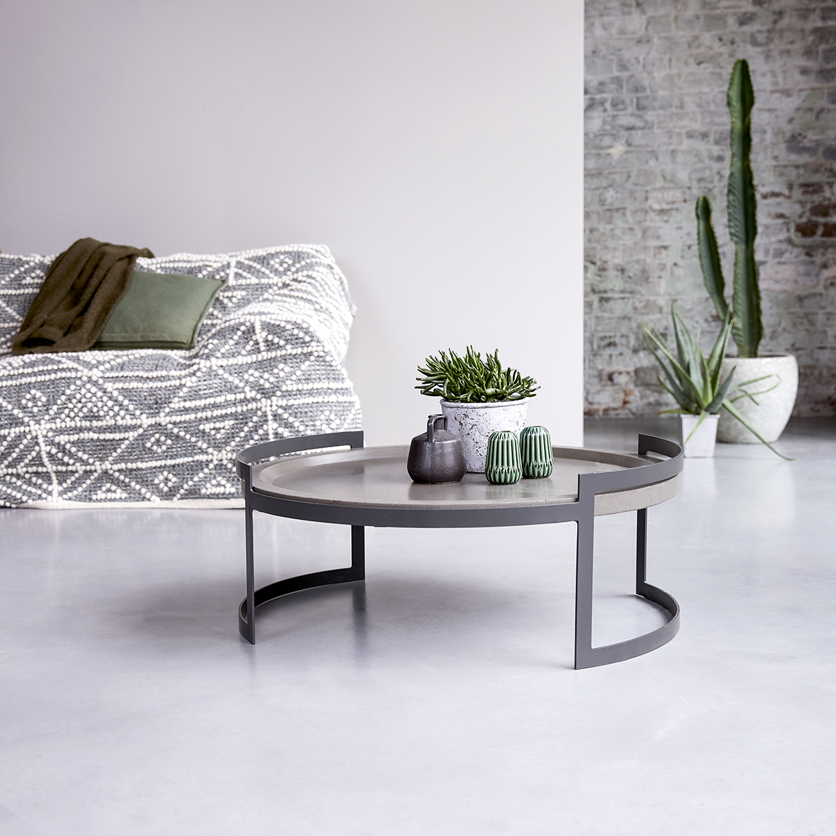 Etnisi 80 coffee table in metal and blue stone Etnisi 80 coffee table in metal and blue stone