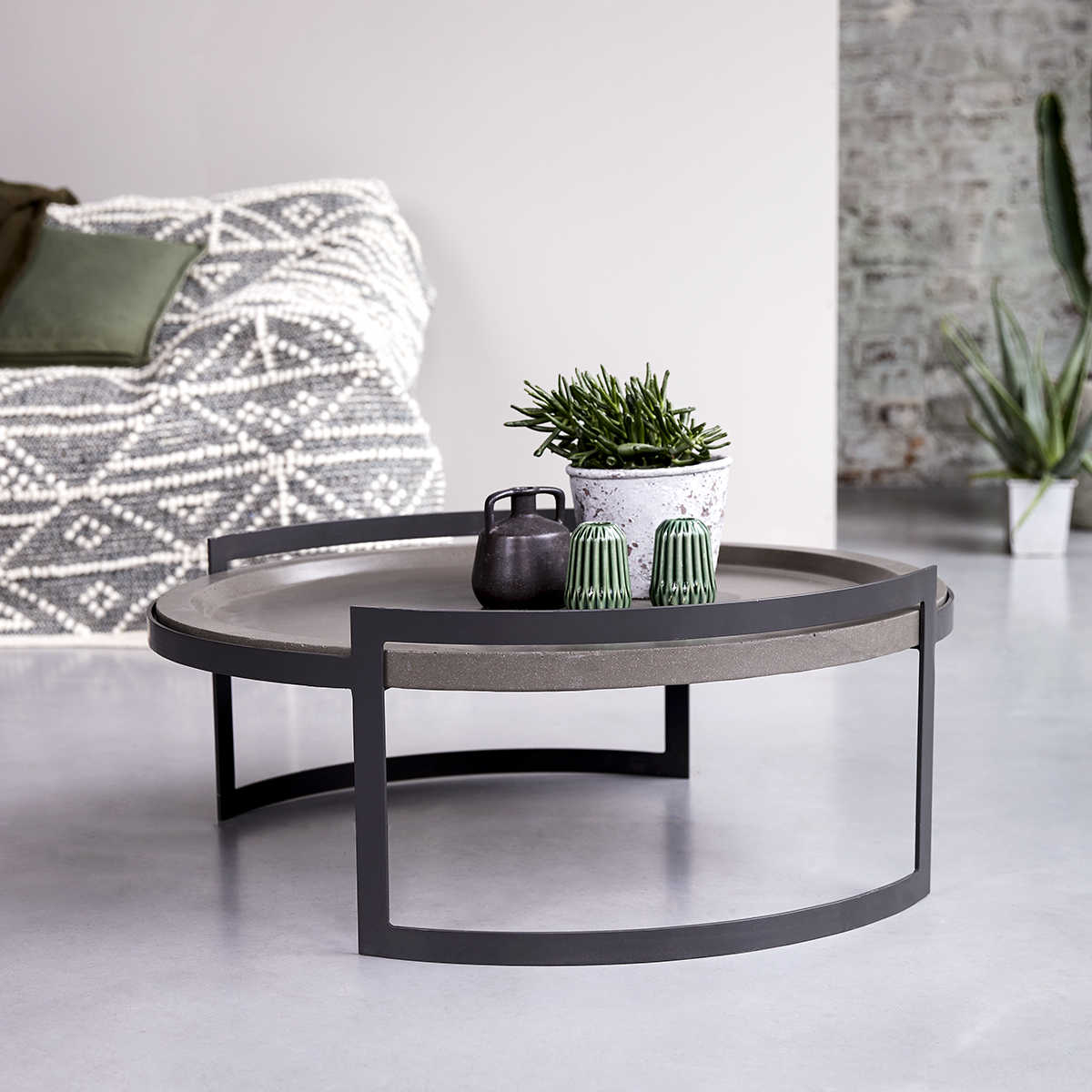 Etnisi 80 coffee table in metal and blue stone Etnisi 80 coffee table in metal and blue stone