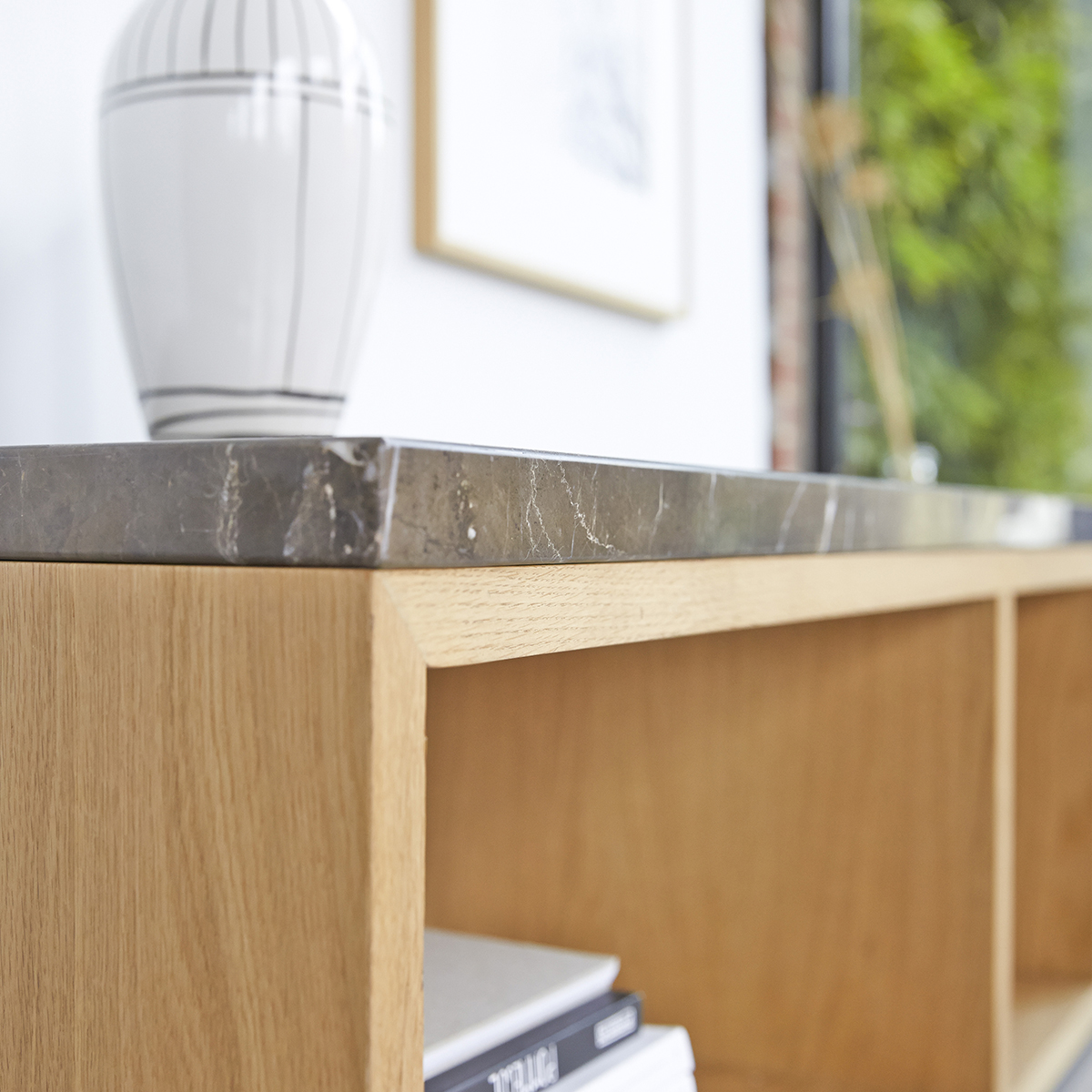 Eyota oak and marble TV Stand 131 cm Eyota oak and marble TV Stand 131 cm
