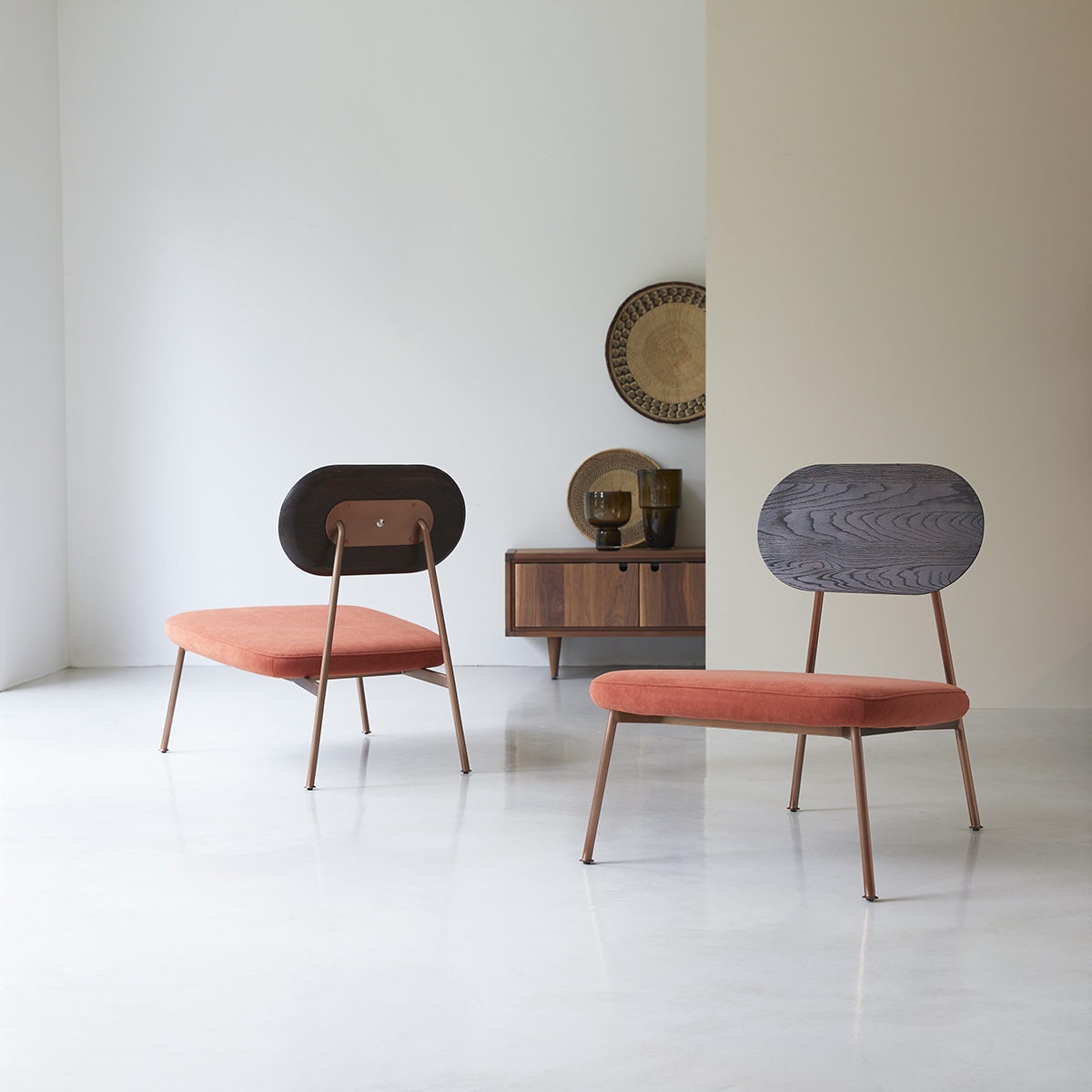 Fauteuil bas Yutapi Sienna en chêne massif Fauteuil bas Yutapi Sienna en chêne massif