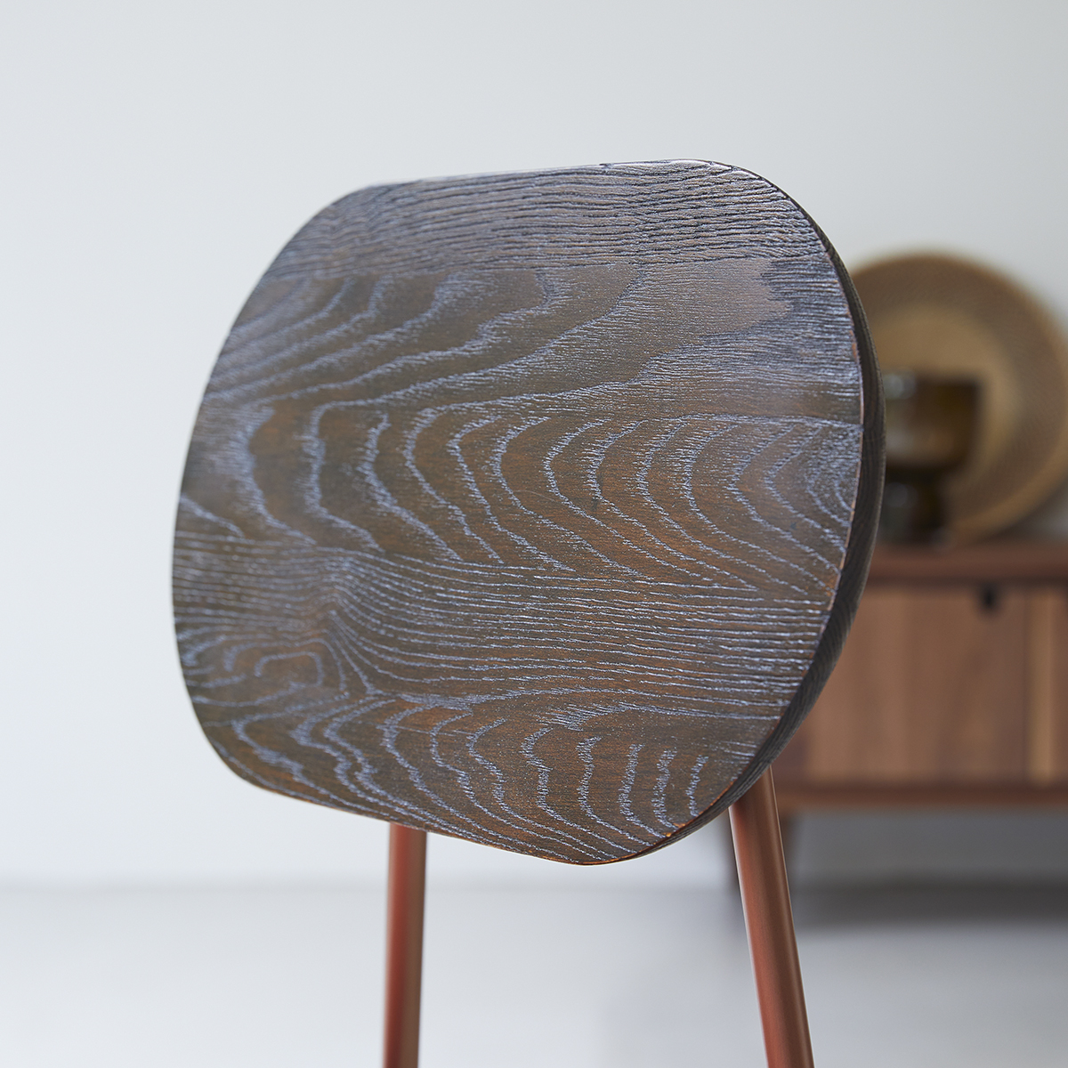 Fauteuil bas Yutapi Sienna en chêne massif Fauteuil bas Yutapi Sienna en chêne massif