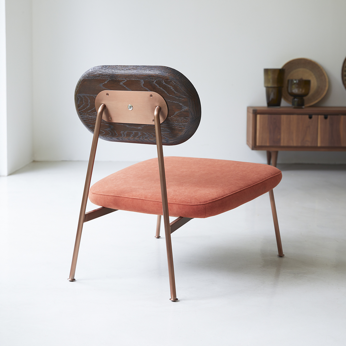 Fauteuil bas Yutapi Sienna en chêne massif Fauteuil bas Yutapi Sienna en chêne massif