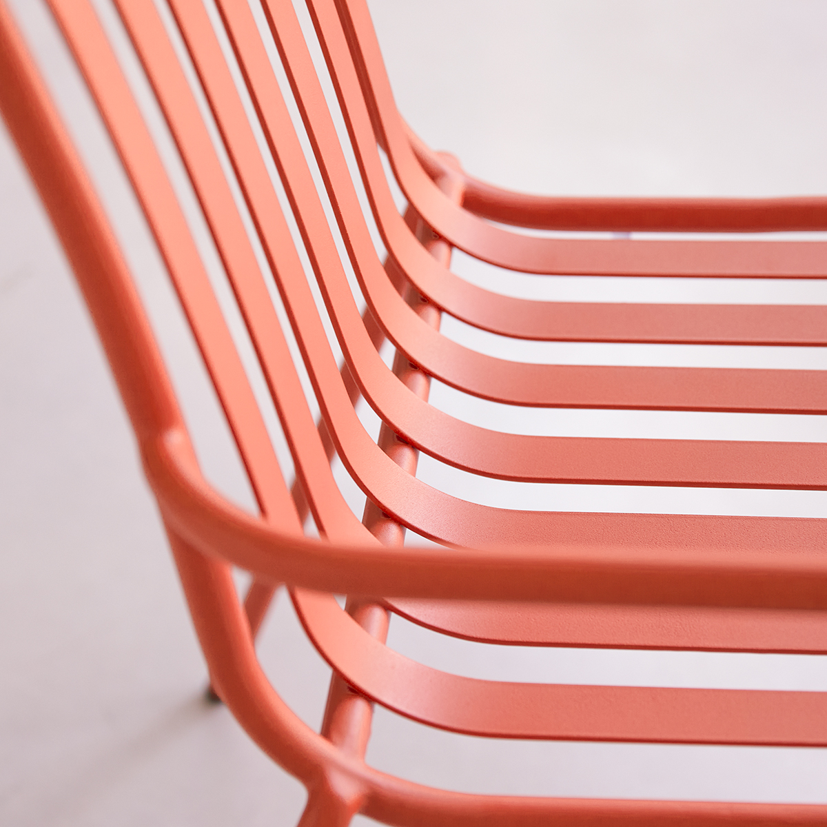 Gaby orange metal chair with armrests Gaby orange metal chair with armrests