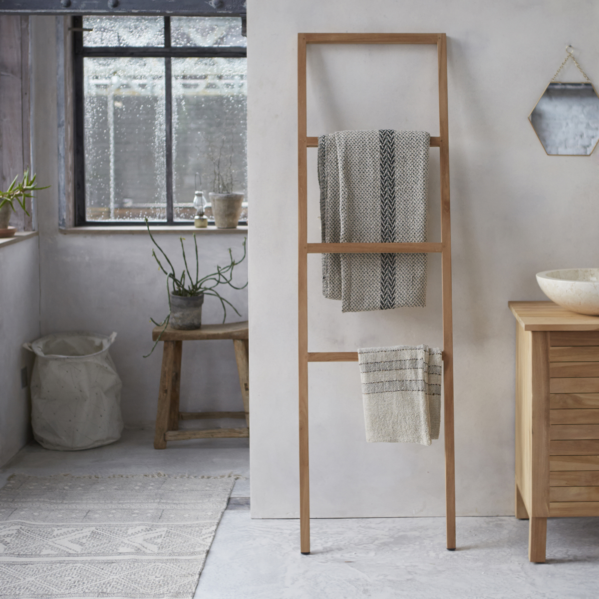 Galyno solid teak Linen Rack 170 Galyno solid teak Linen Rack 170