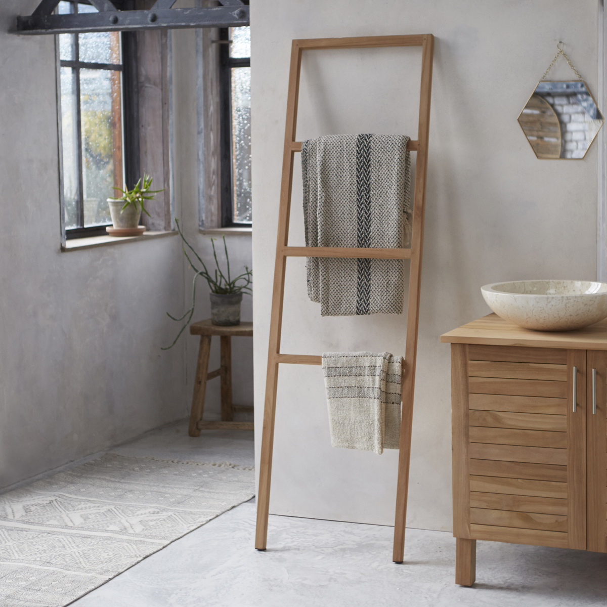Galyno solid teak Linen Rack 170 Galyno solid teak Linen Rack 170