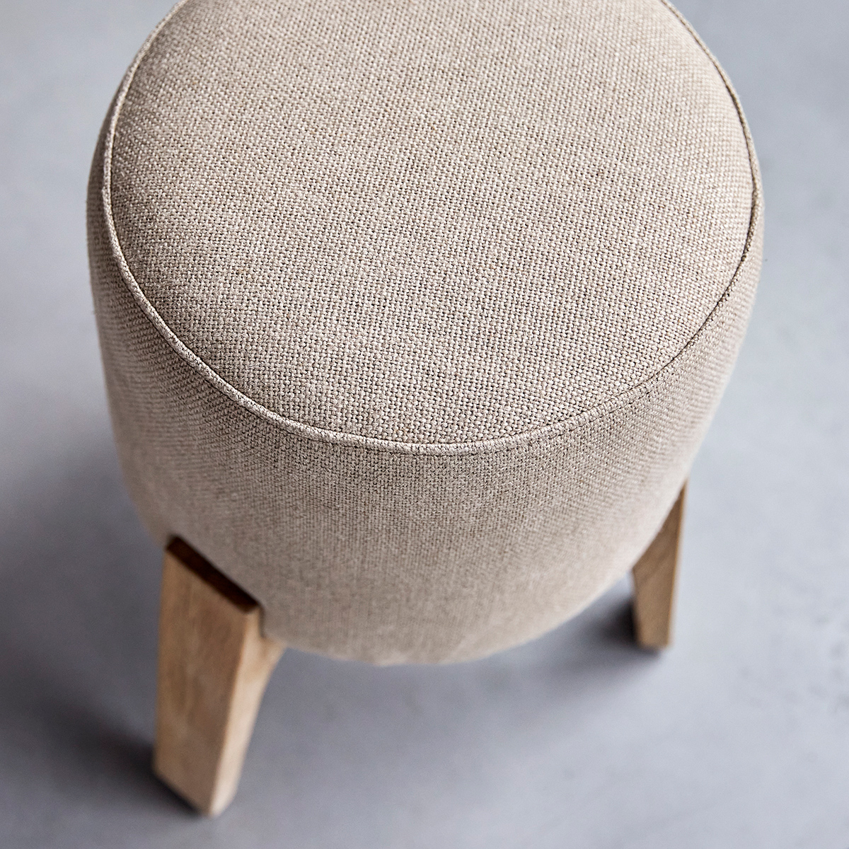 Hocker Drum linen aus Eiche Hocker Drum linen aus Eiche