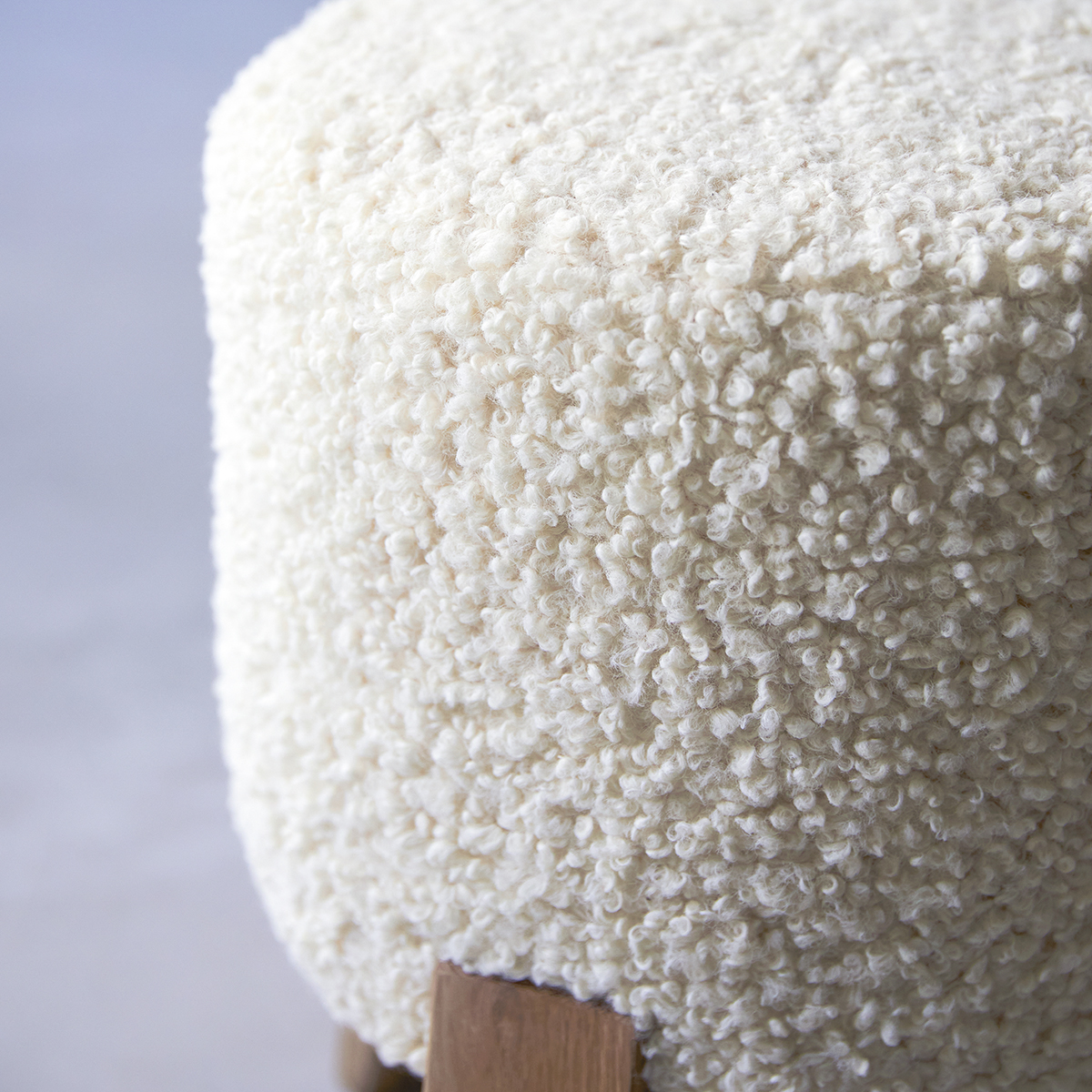 Hocker Drum M Himalaya aus massivem Eichenholz Hocker Drum M Himalaya aus massivem Eichenholz