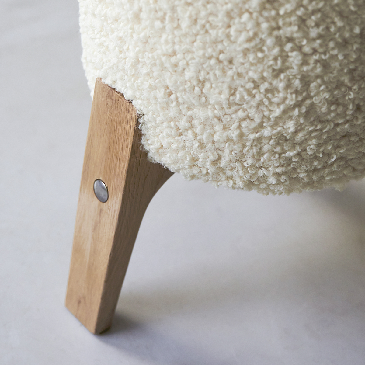 Hocker Drum M Himalaya aus massivem Eichenholz Hocker Drum M Himalaya aus massivem Eichenholz
