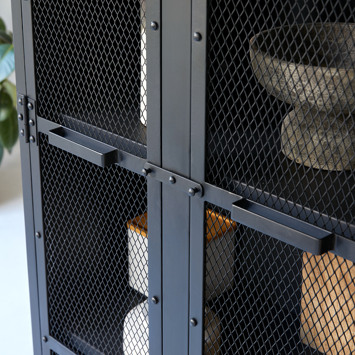 Industriel metal mesh Kitchen cabinet Industriel metal mesh Kitchen cabinet