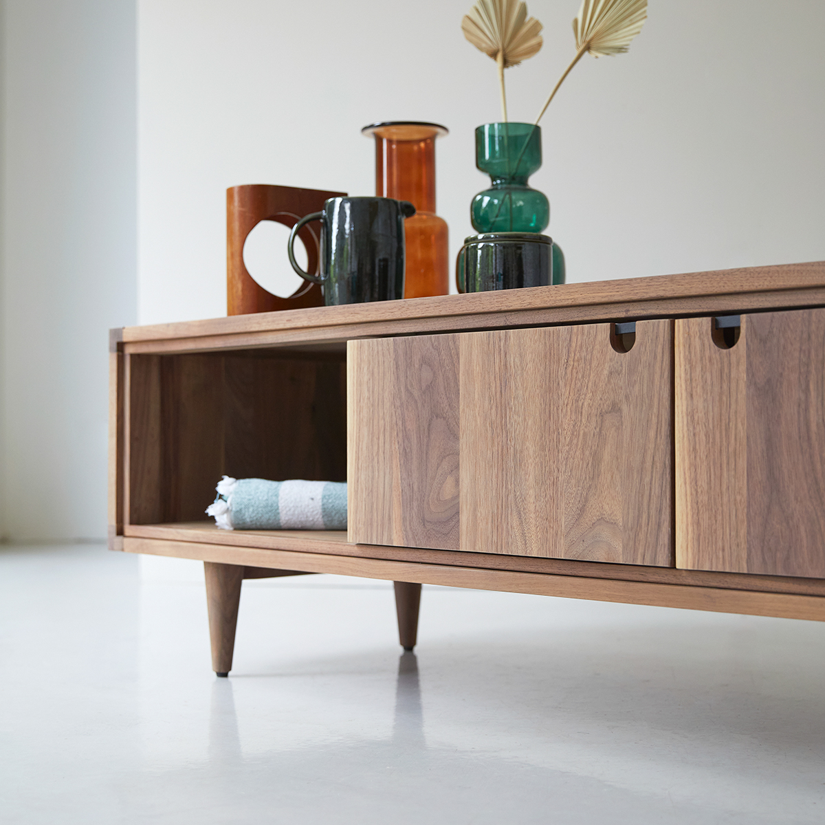 Jonàk solid walnut TV Stand 140 cm Jonàk solid walnut TV Stand 140 cm