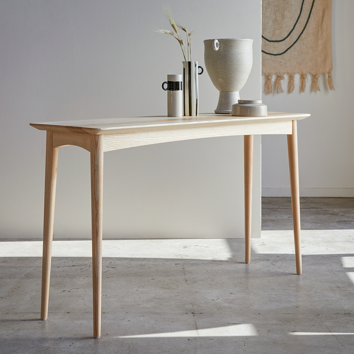 Josef solid olive ash console table Josef solid olive ash console table
