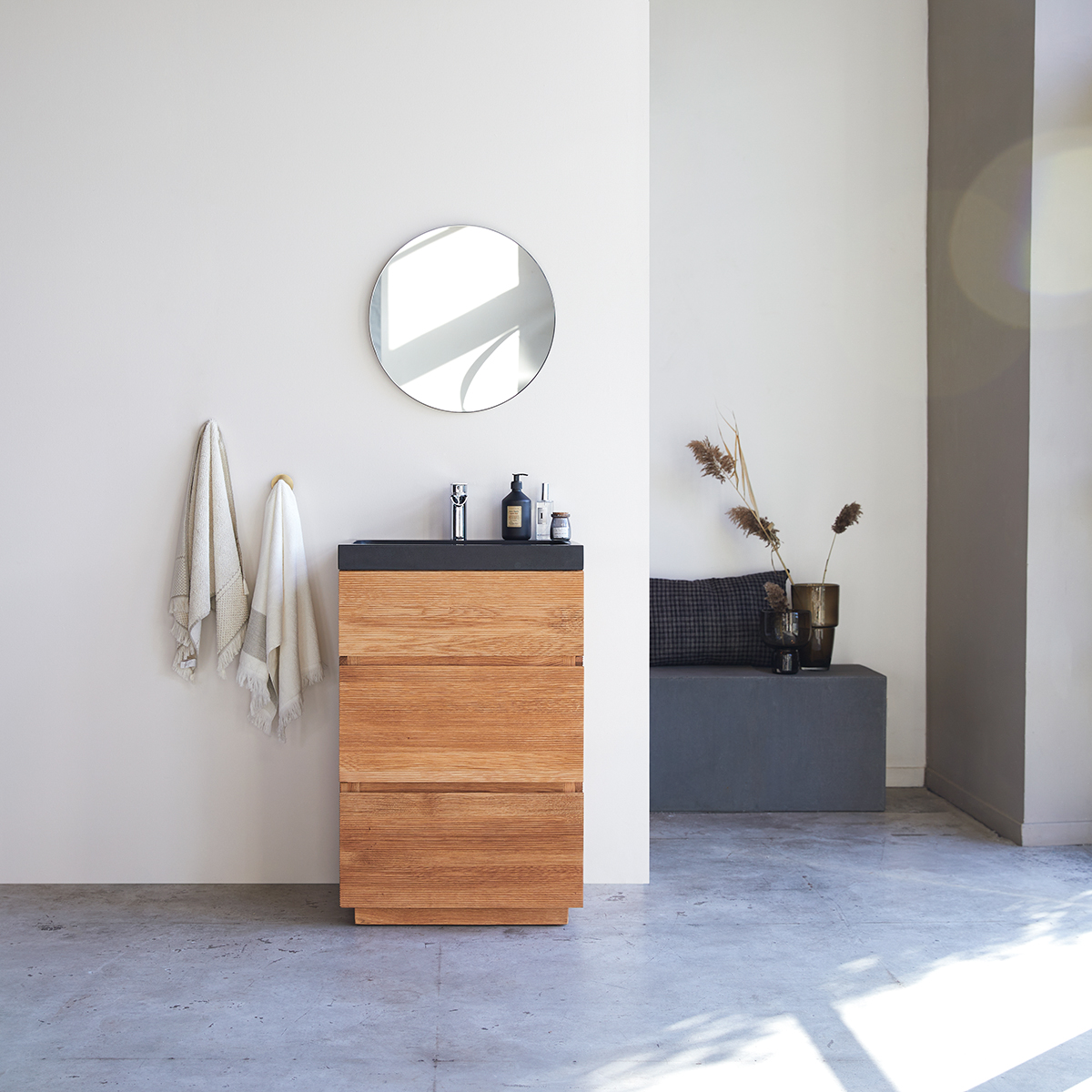 Karl solid oak Vanity Cabinet with Lava Stone Washbasin 60 Karl solid oak Vanity Cabinet with Lava Stone Washbasin 60