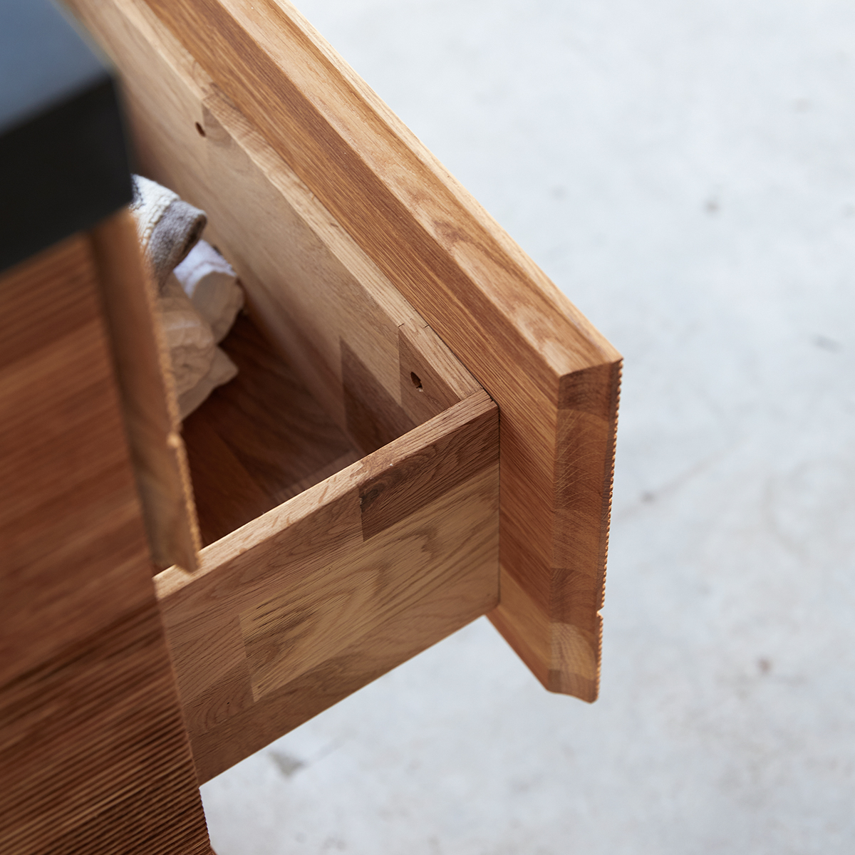 Karl solid oak Vanity Cabinet with Lava Stone Washbasin 60 Karl solid oak Vanity Cabinet with Lava Stone Washbasin 60