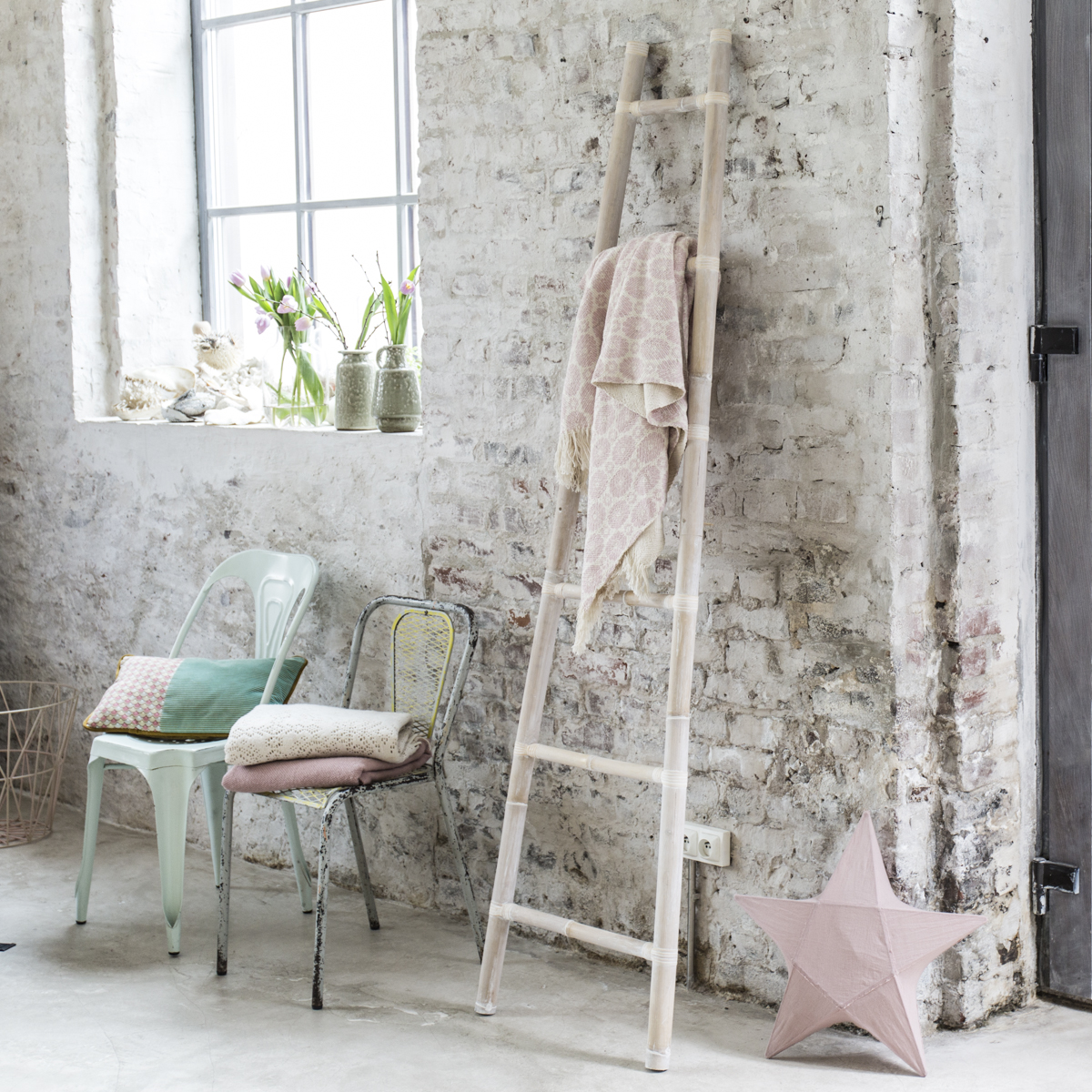Ladder White Bamboo Linen Rack 200 Ladder White Bamboo Linen Rack 200