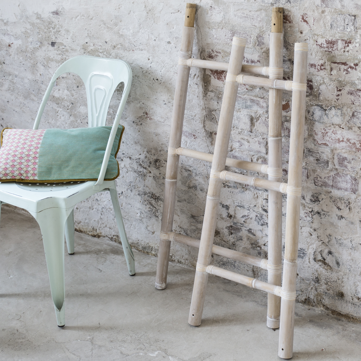 Ladder White Bamboo Linen Rack 200 Ladder White Bamboo Linen Rack 200