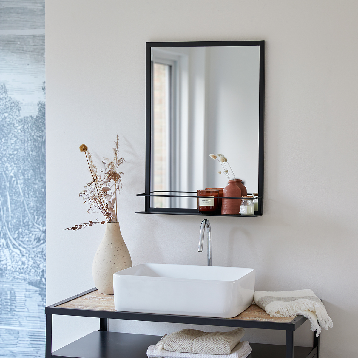 Lison black metal mirror 70x50 cm Lison black metal mirror 70x50 cm